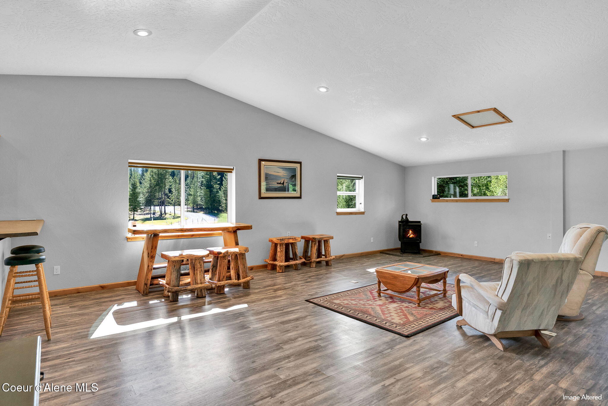386 Ursa LN