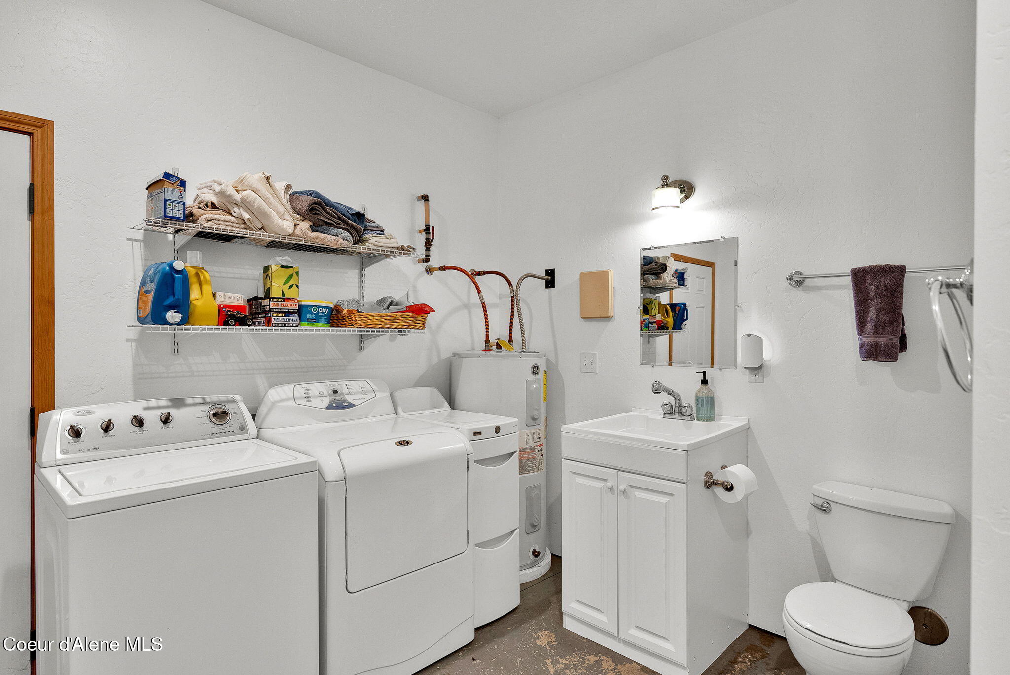 386 Ursa LN