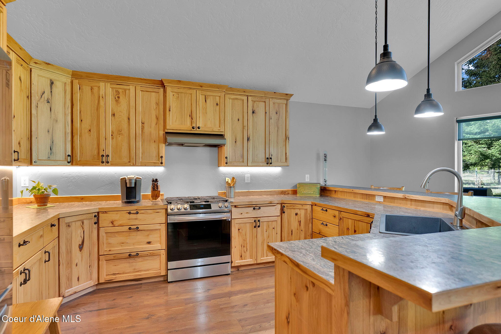 386 Ursa LN