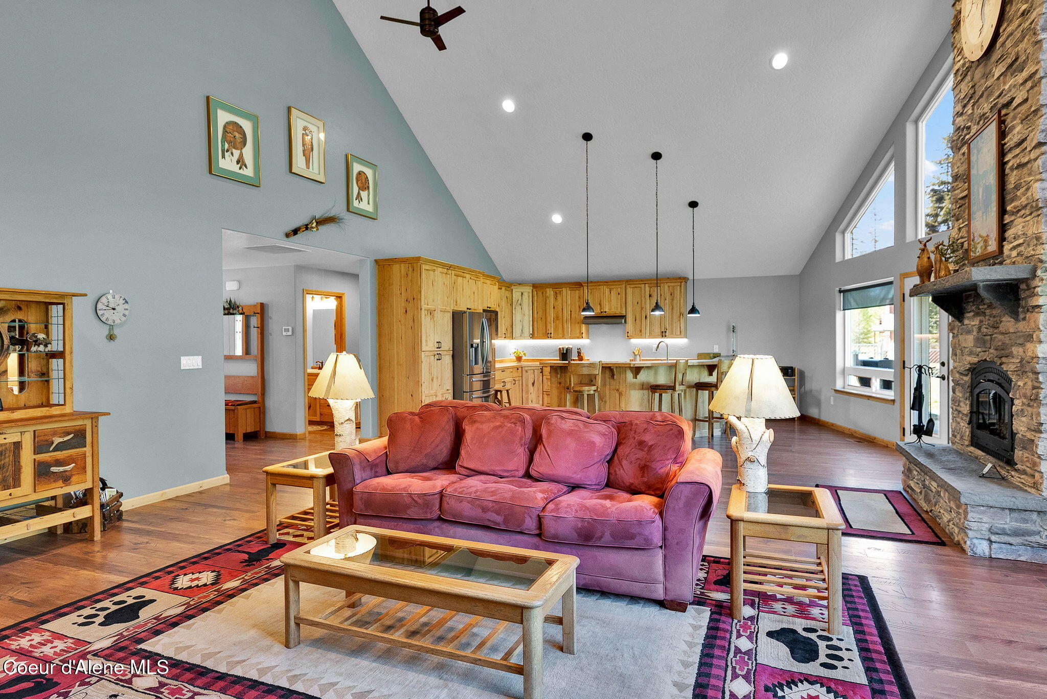 386 Ursa LN