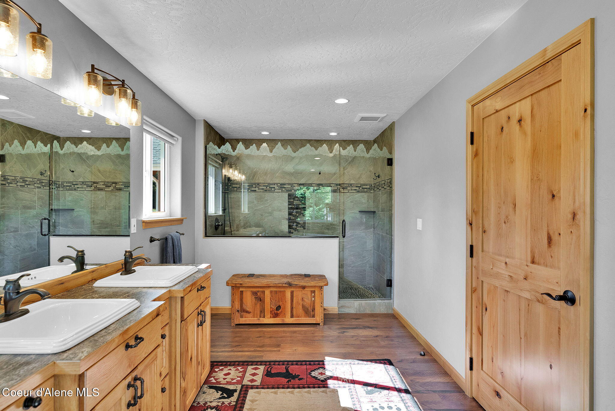 386 Ursa LN