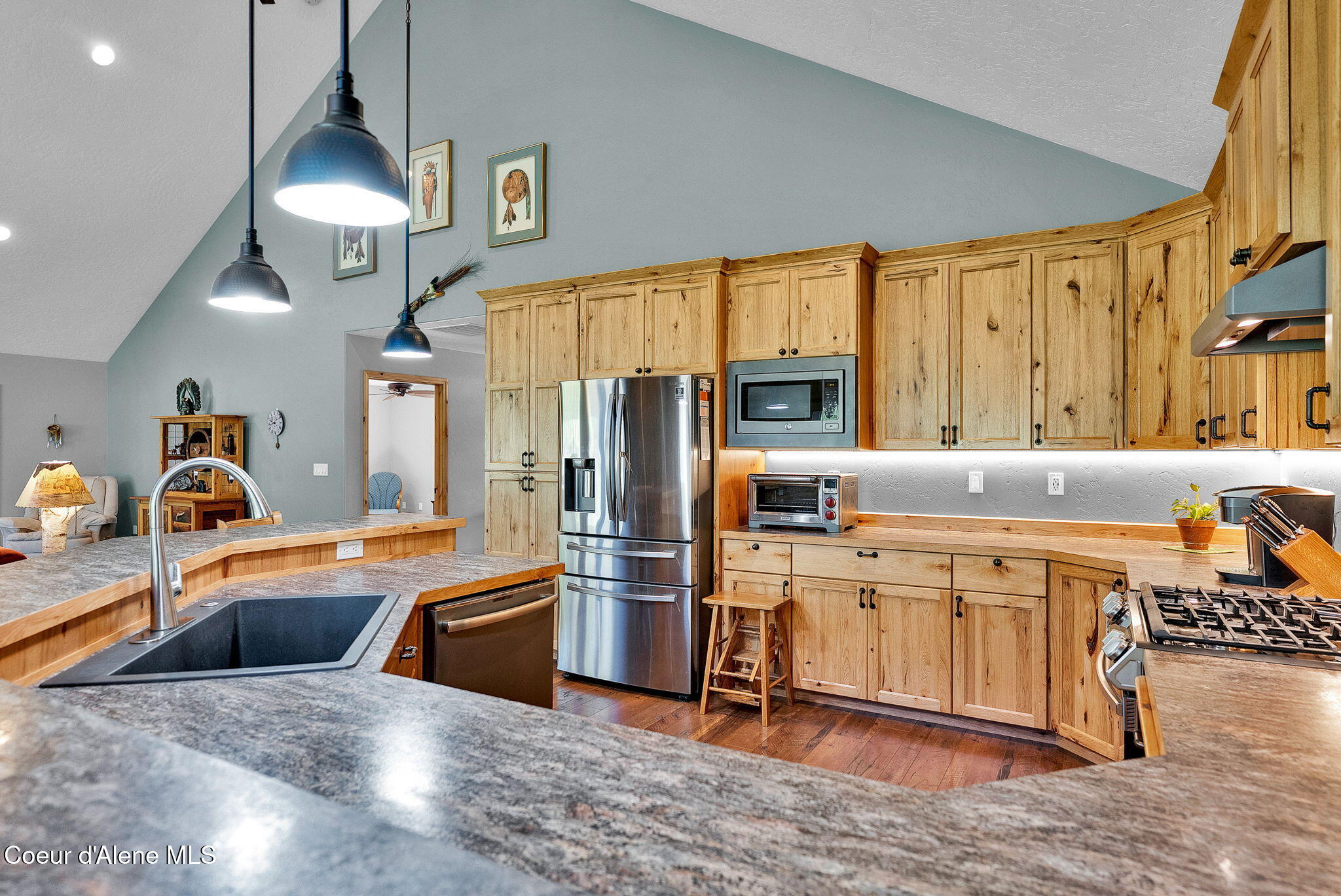 386 Ursa LN