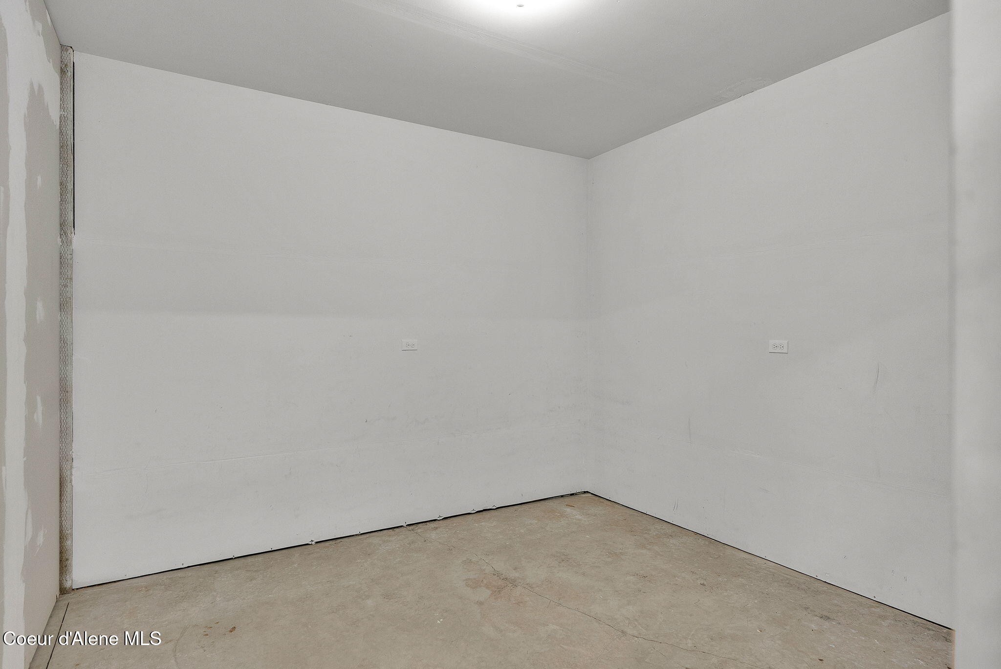 386 Ursa LN