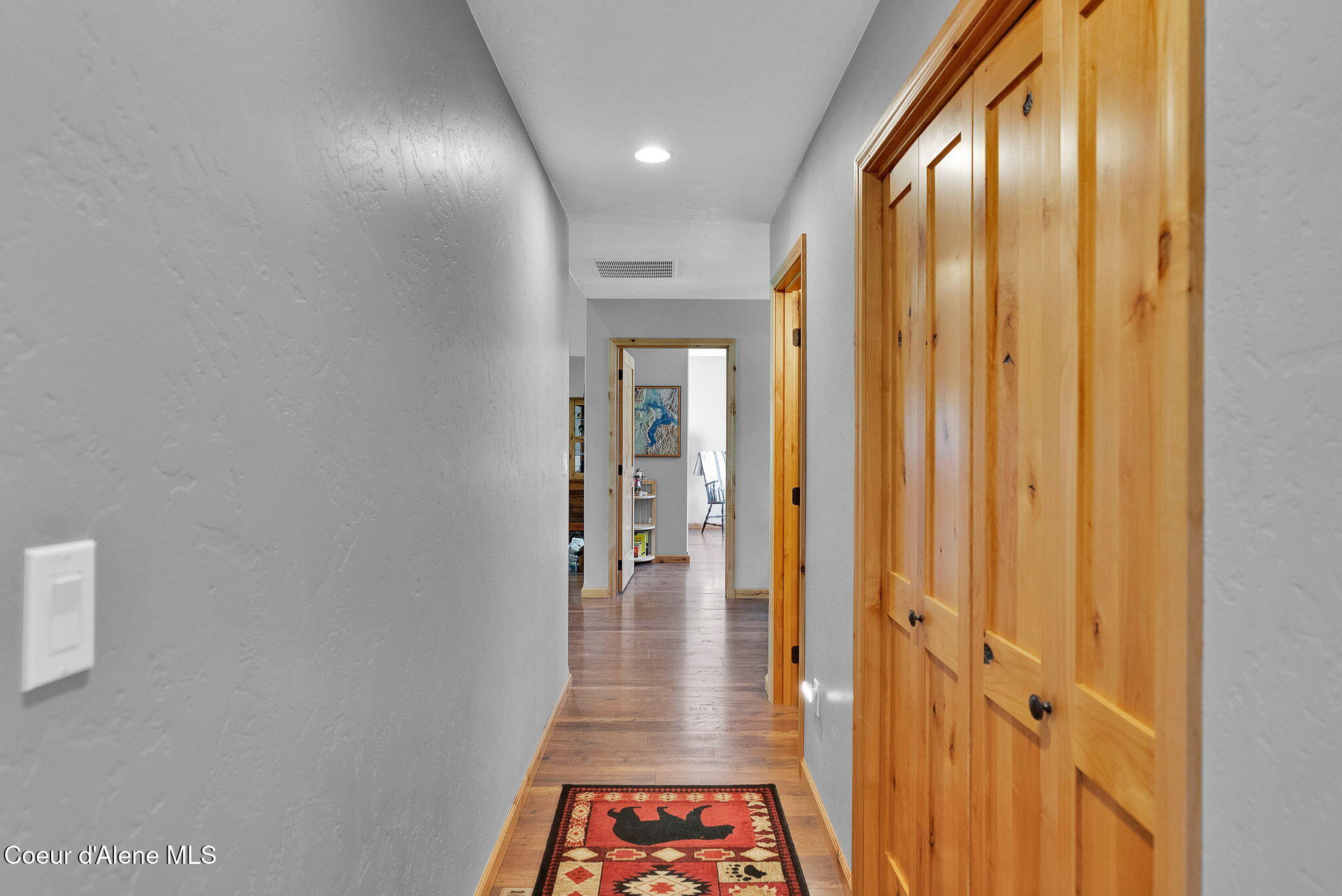 386 Ursa LN