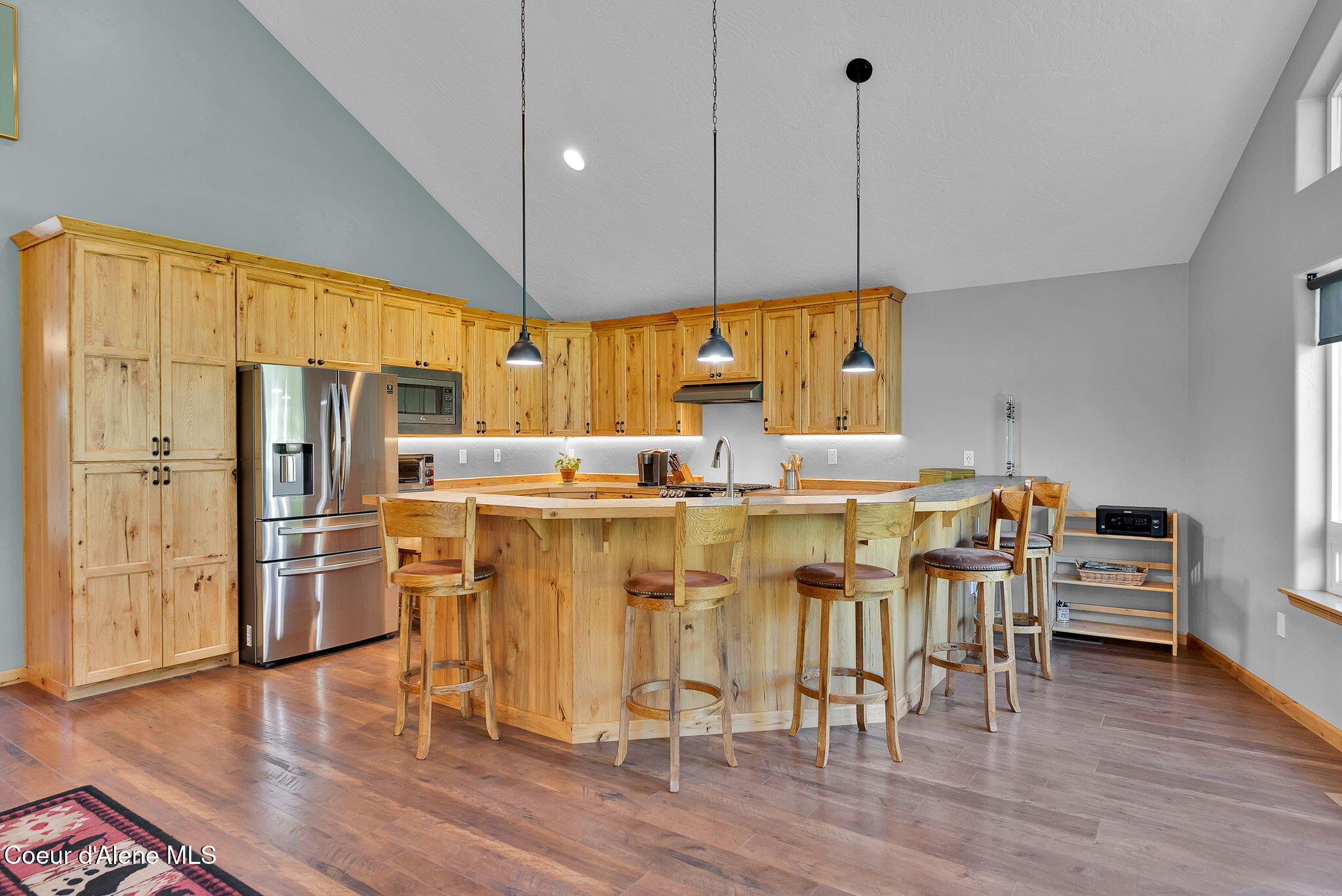 386 Ursa LN