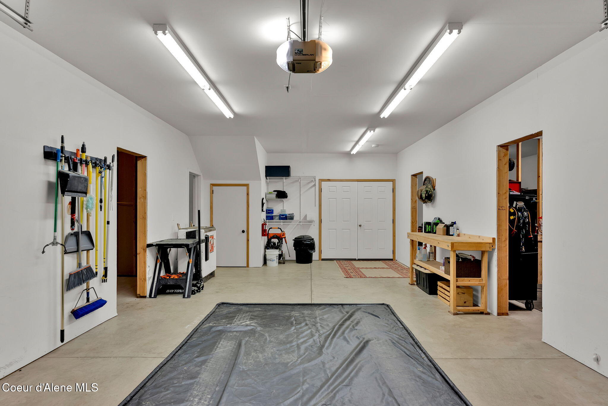386 Ursa LN