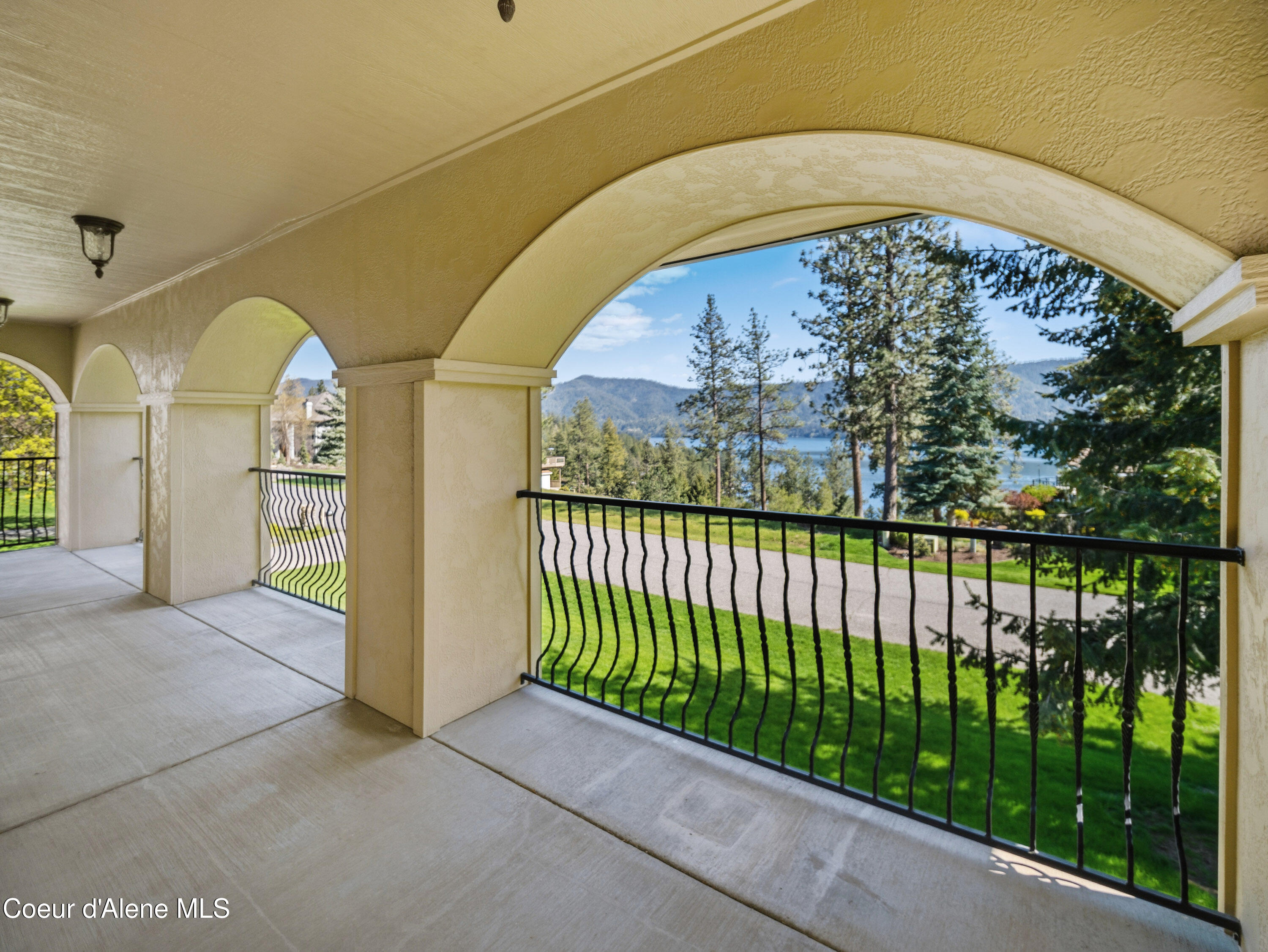 4231 E Burchell DR