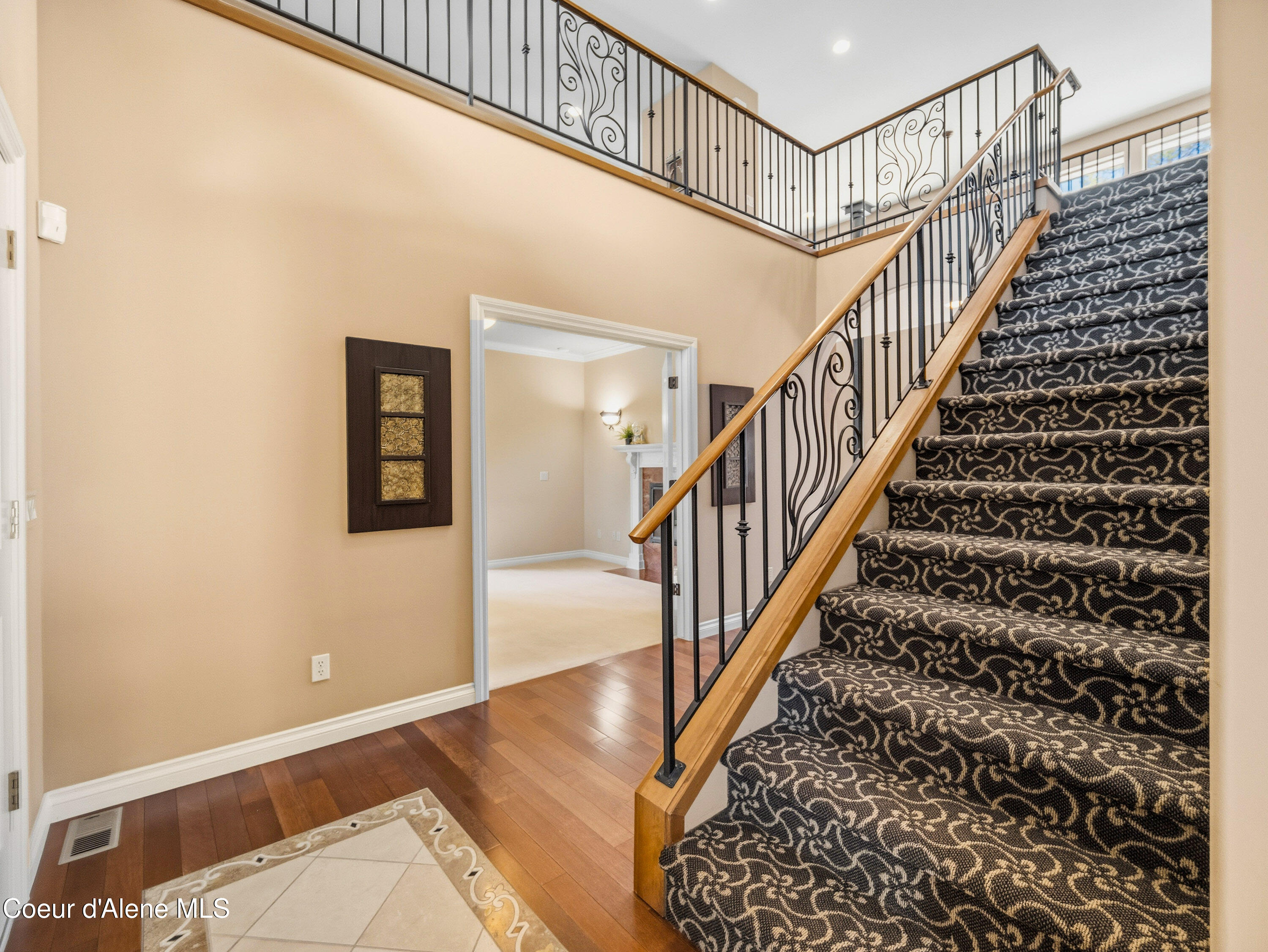4231 E Burchell DR