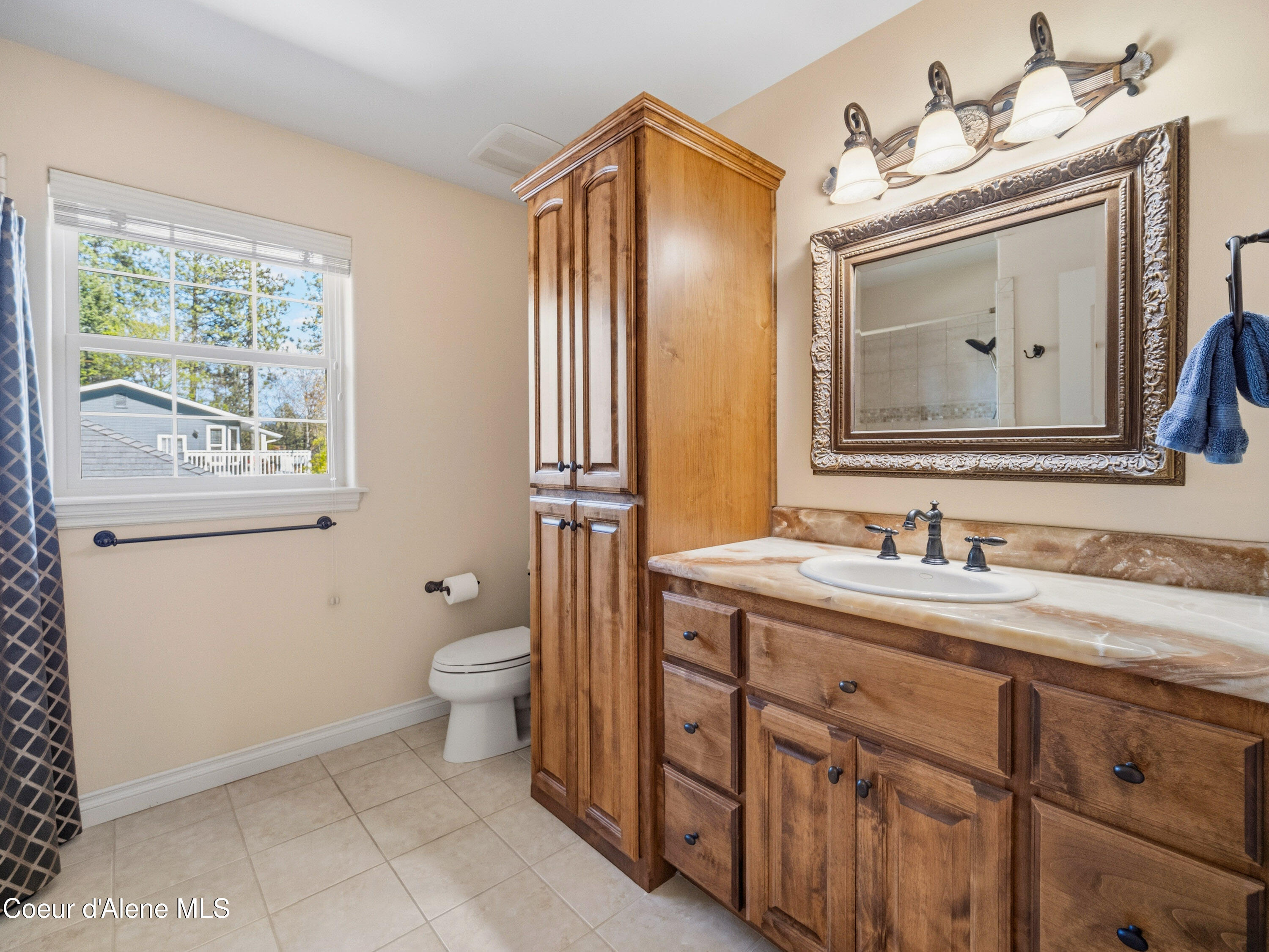 4231 E Burchell DR