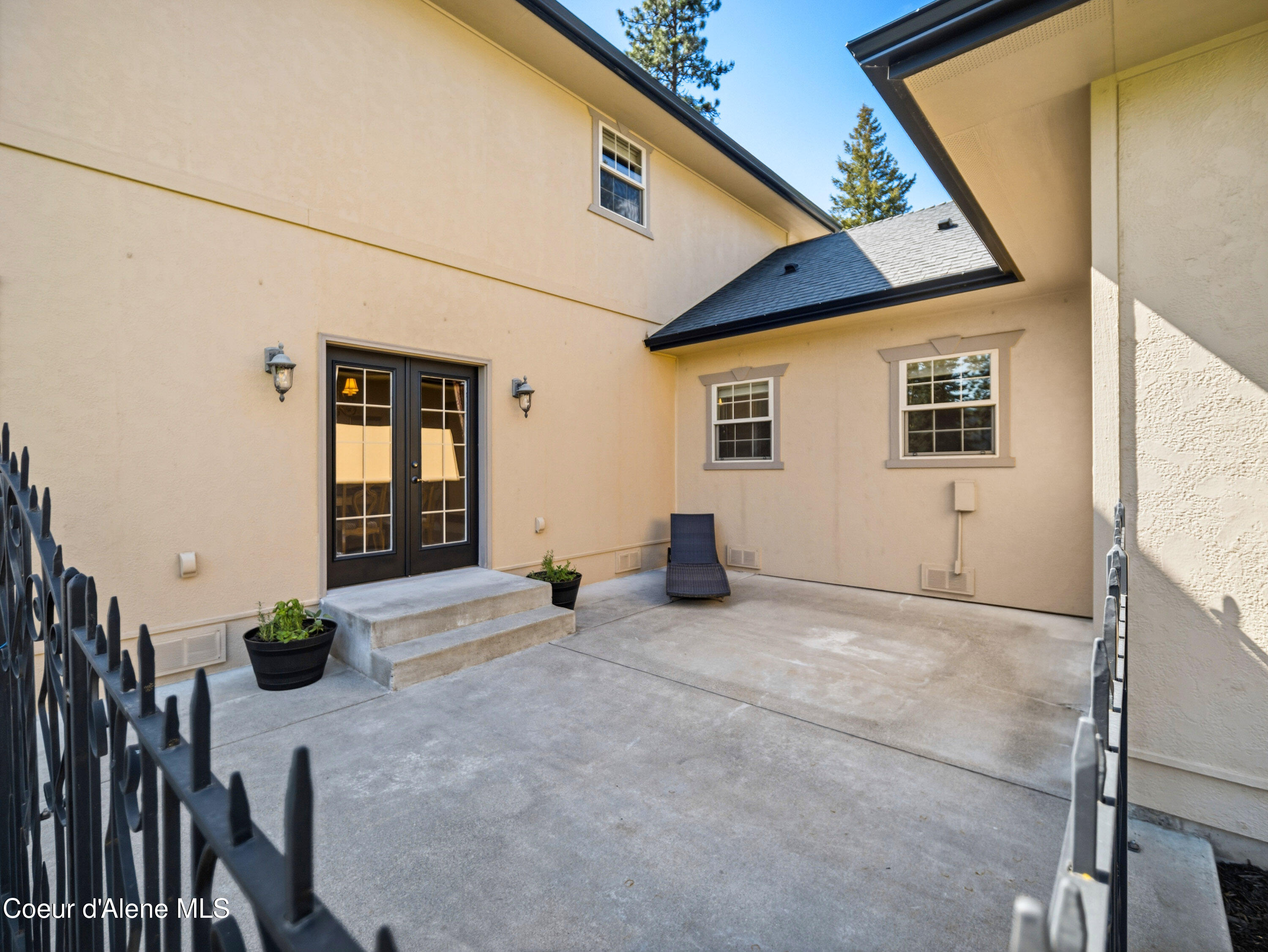 4231 E Burchell DR