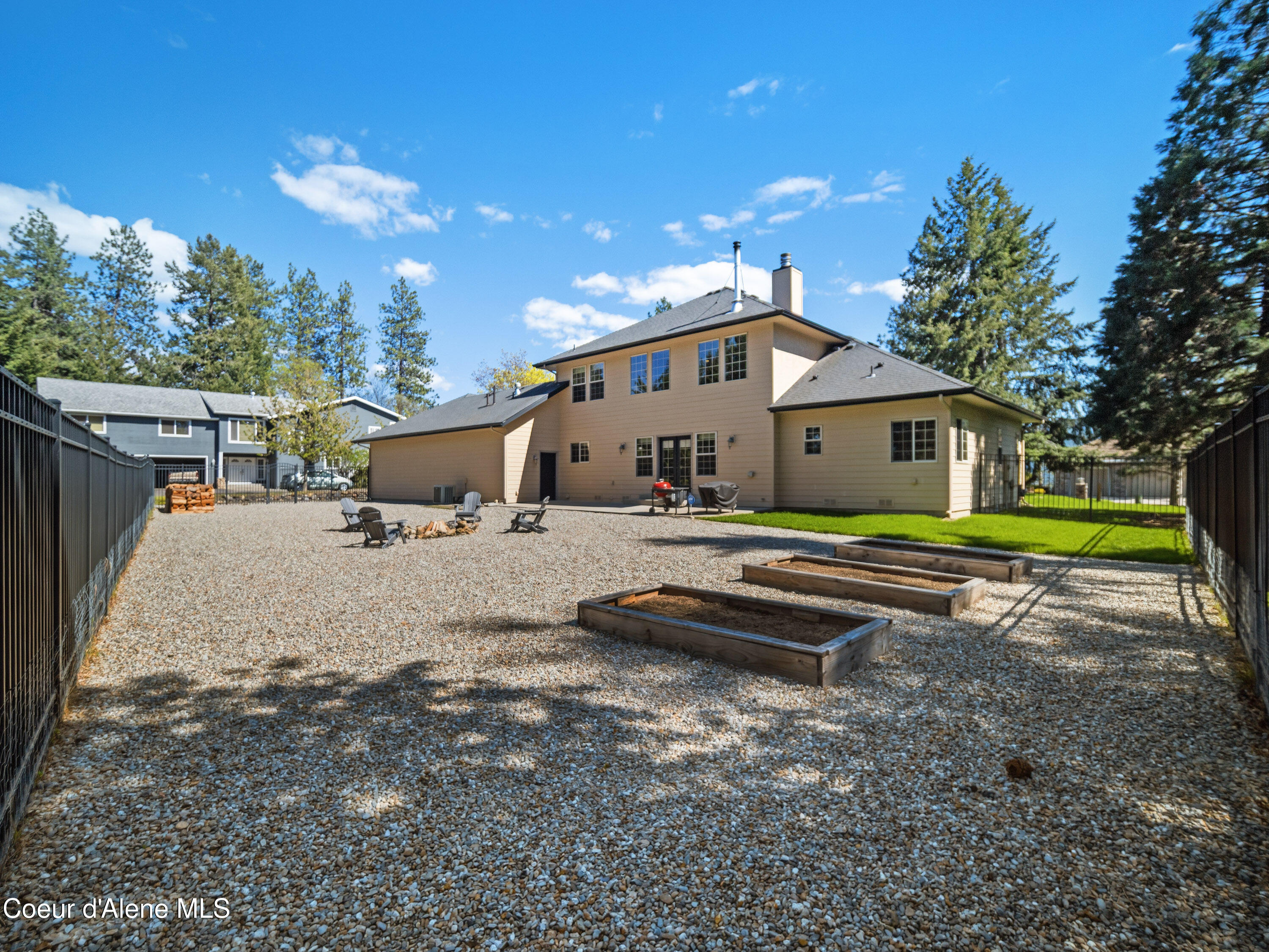 4231 E Burchell DR