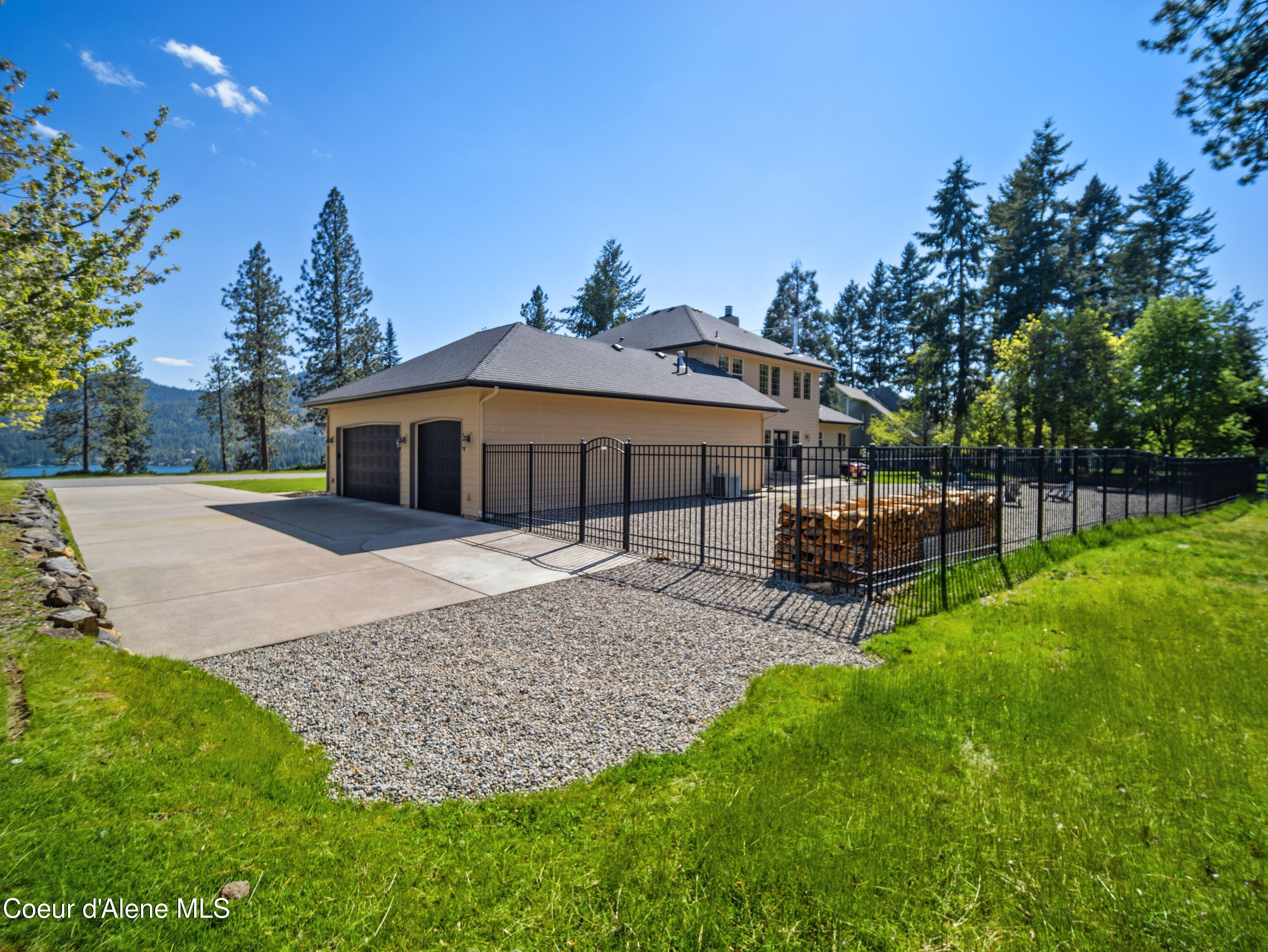 4231 E Burchell DR