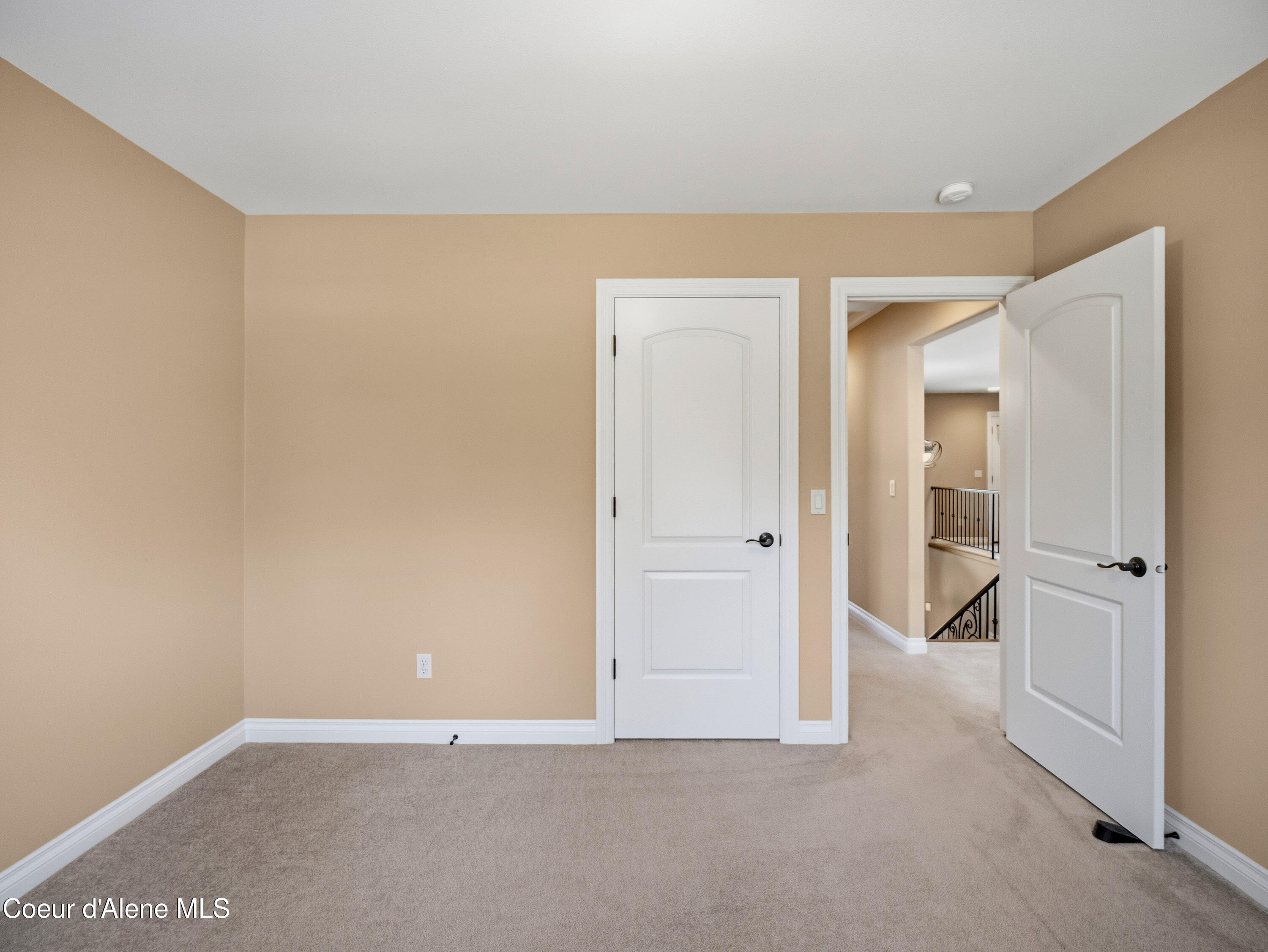 4231 E Burchell DR