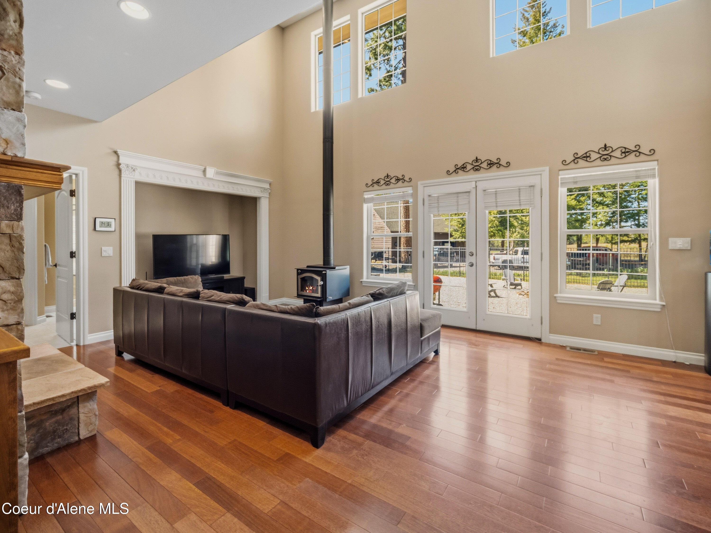 4231 E Burchell DR
