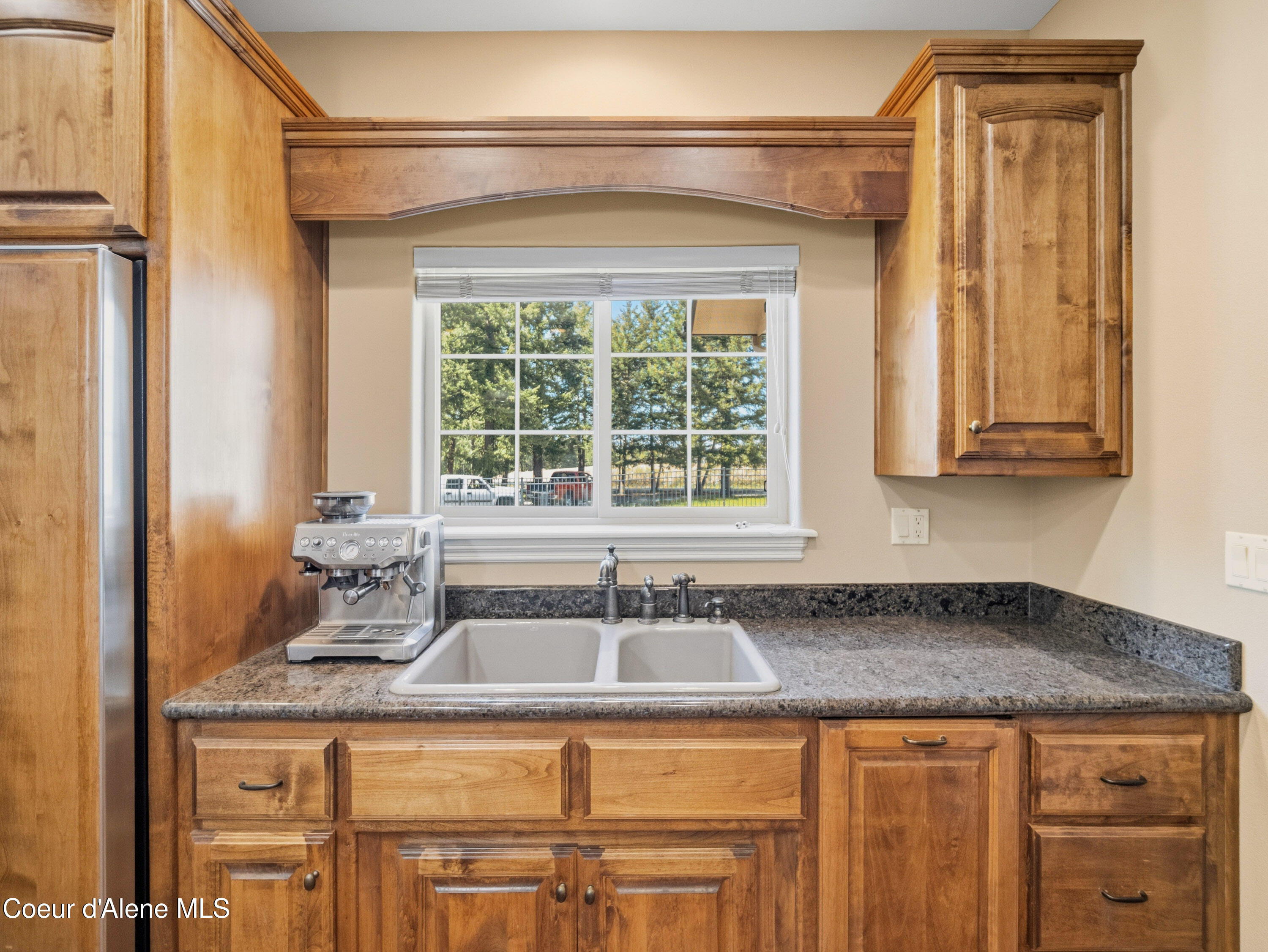 4231 E Burchell DR
