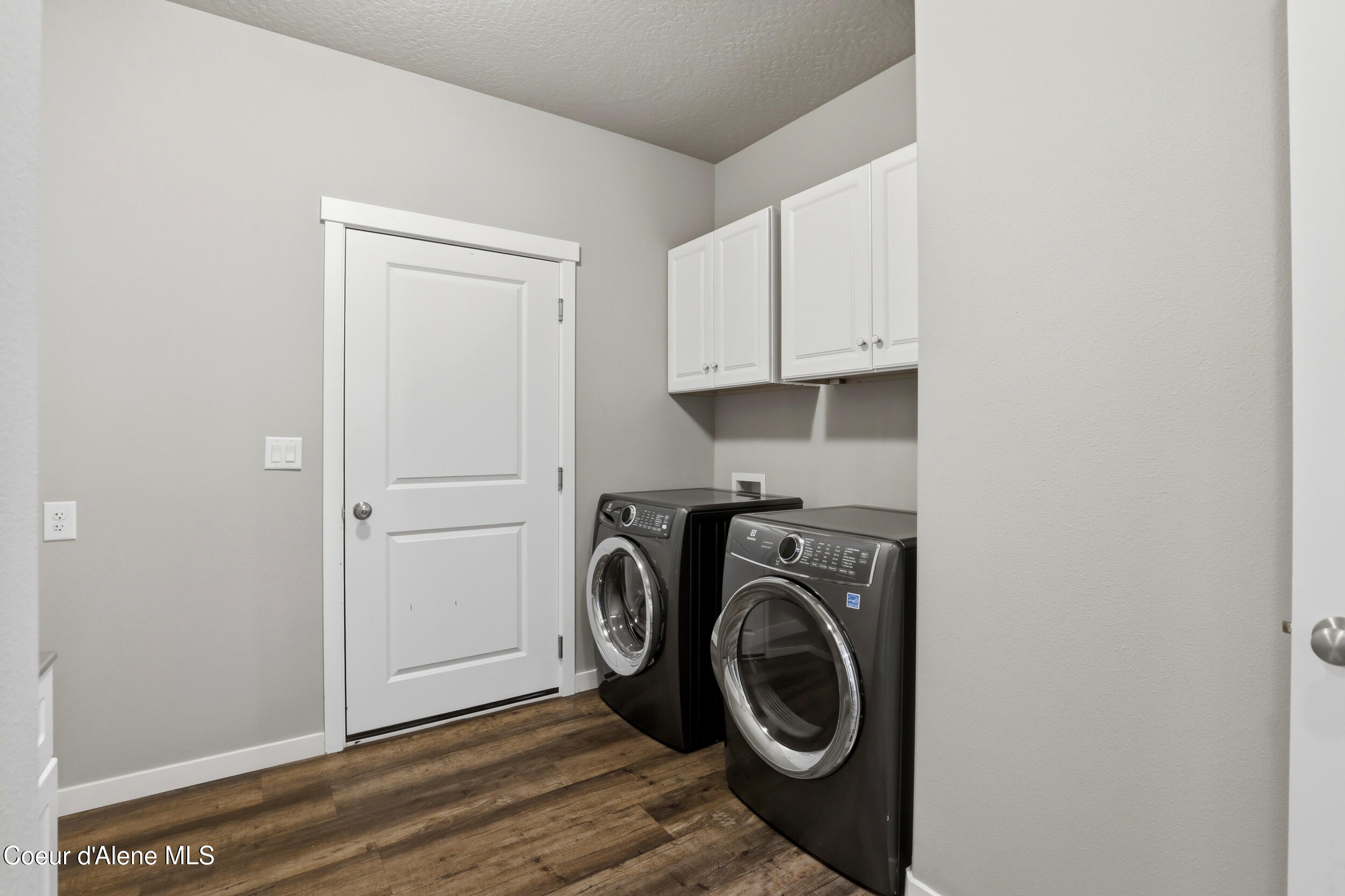 1880 W Alsea Loop