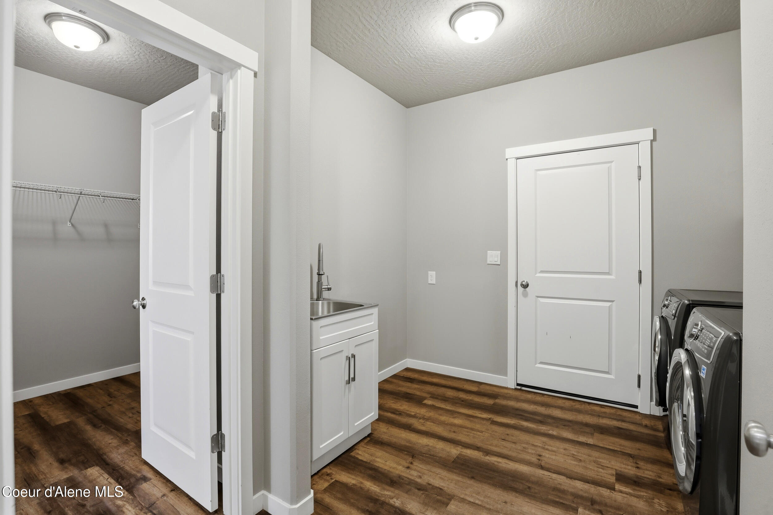 1880 W Alsea Loop