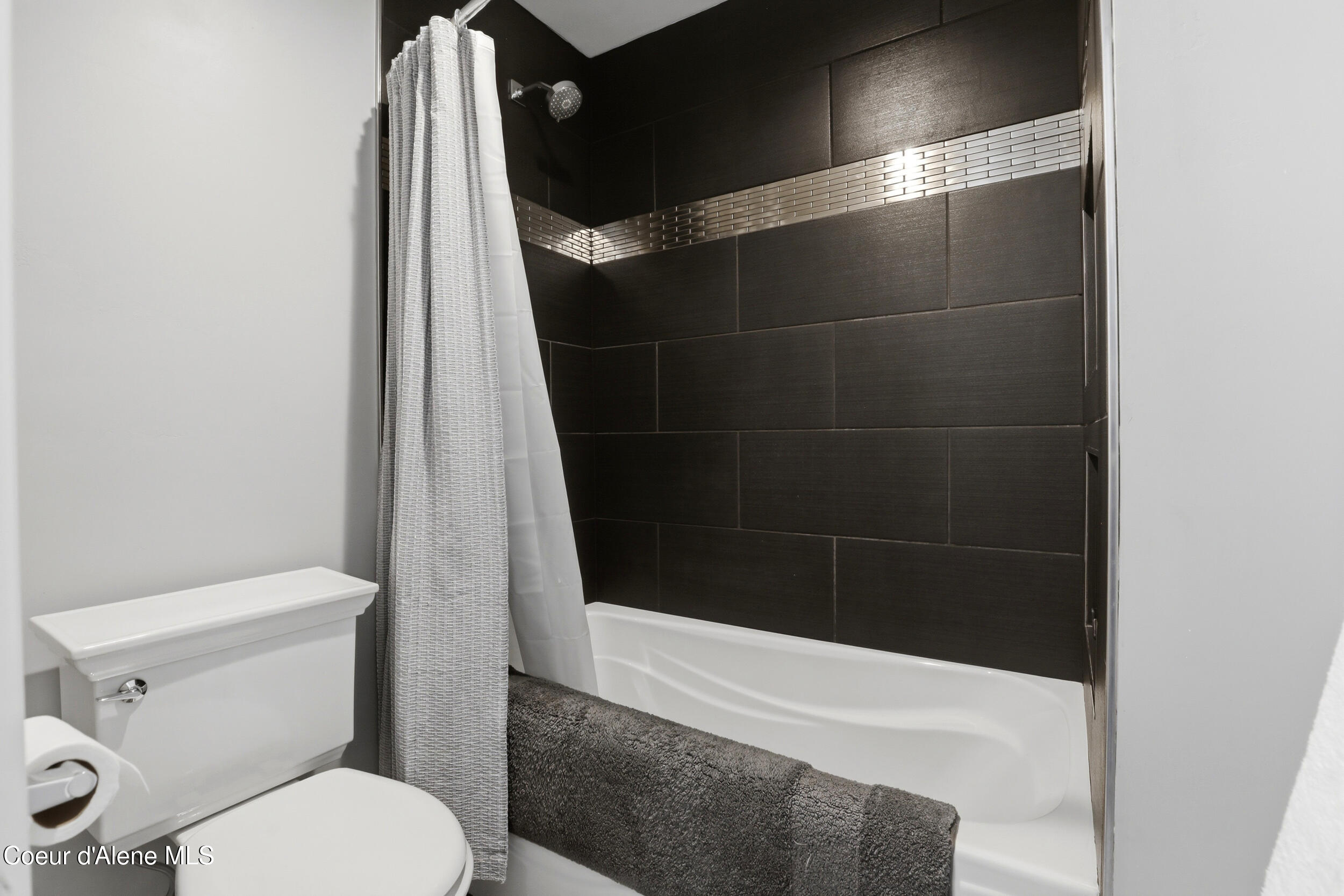 2697 S Espinazo Dr, Coeur d'Alene
