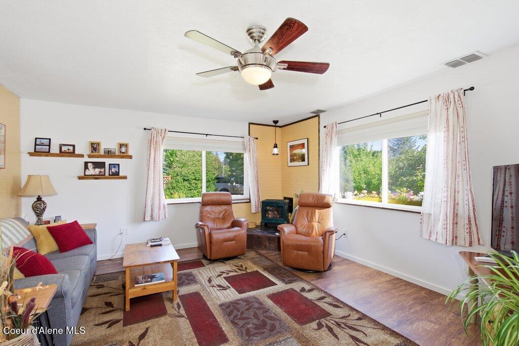369 Glidden Ave