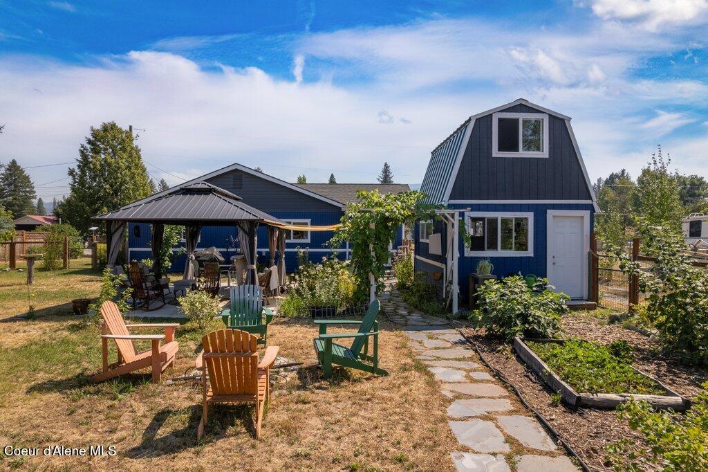 369 Glidden Ave