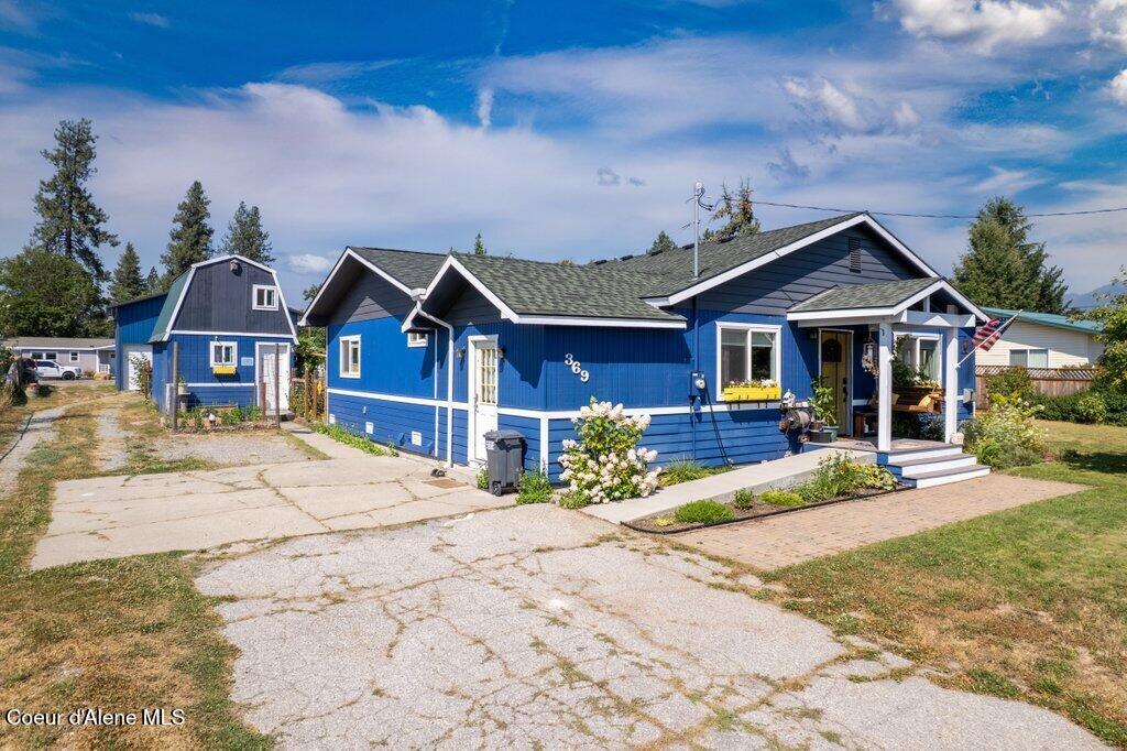 369 Glidden Ave