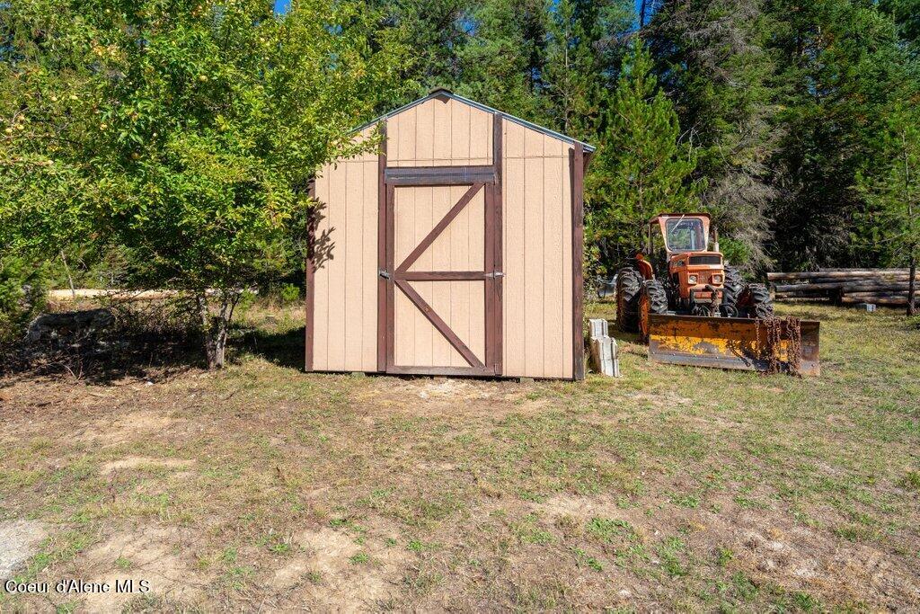351 Lost Creek Ln