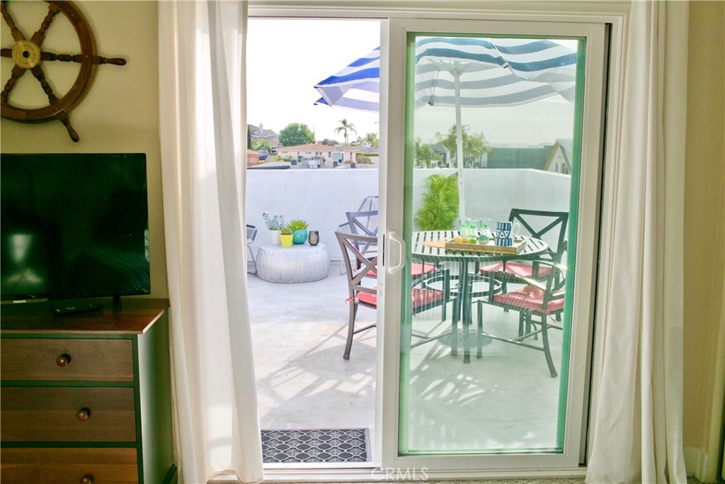 423 1/2 Westminster Avenue B