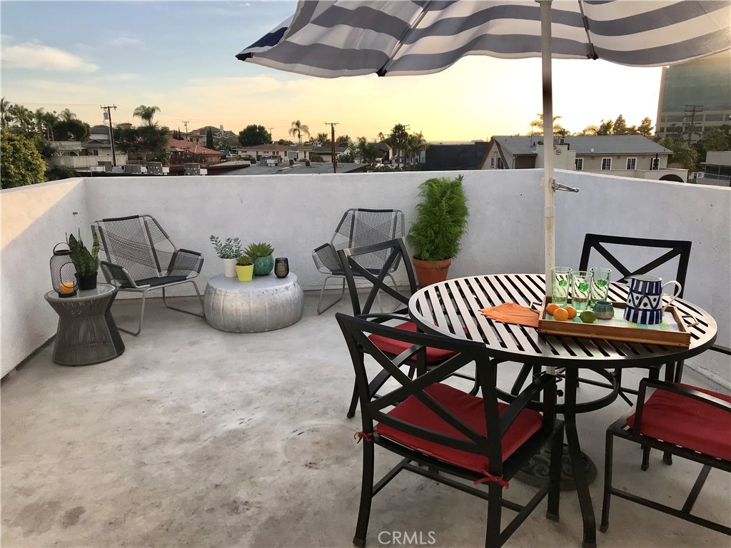 423 1/2 Westminster Avenue B