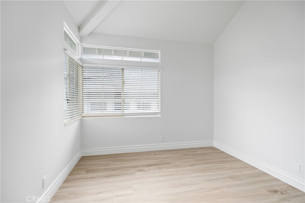 2501 E 16th Street E