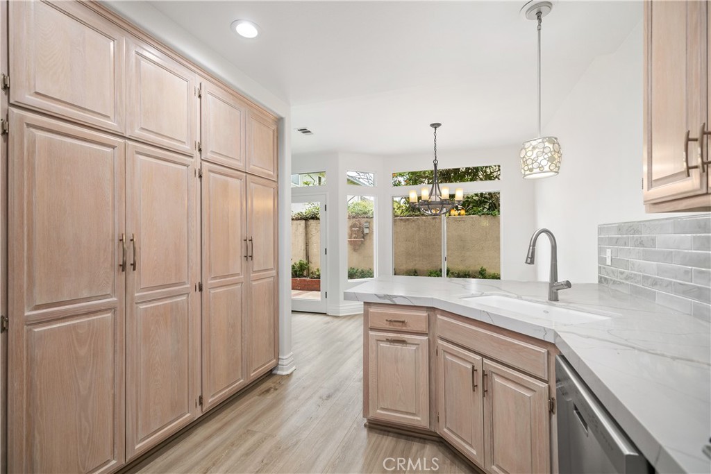 2501 E 16th Street E