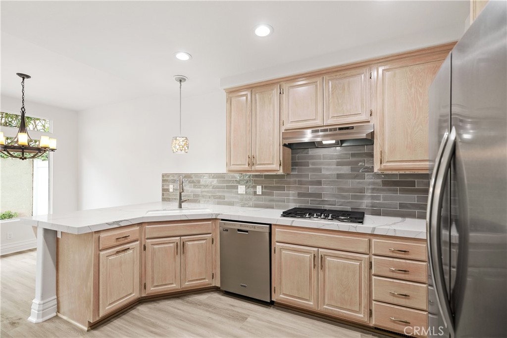 2501 E 16th Street E