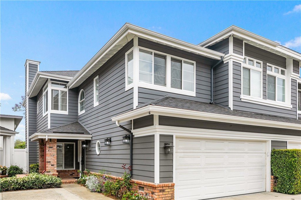 2501 E 16th Street E