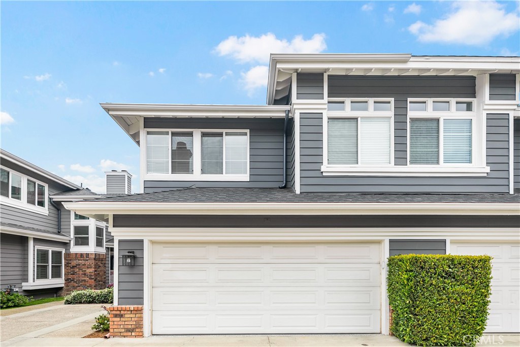 2501 E 16th Street E