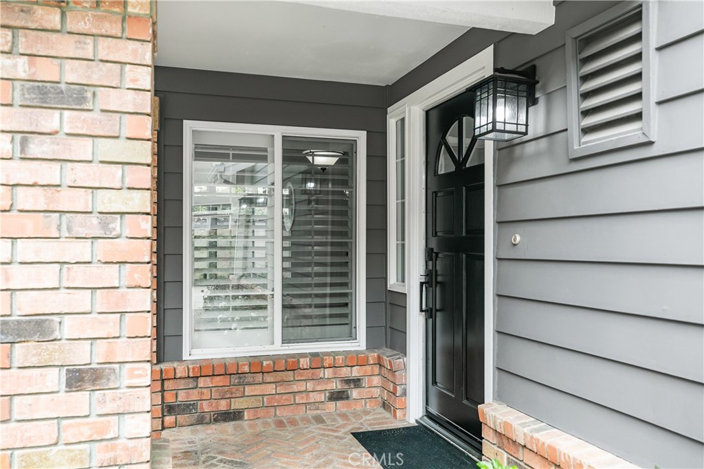 2501 E 16th Street E