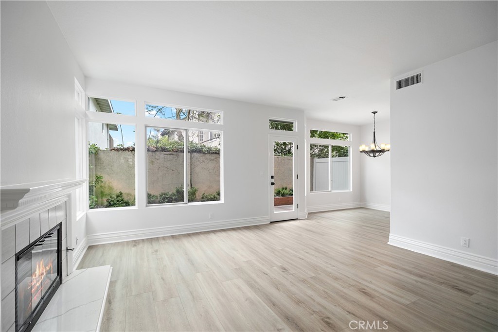 2501 E 16th Street E