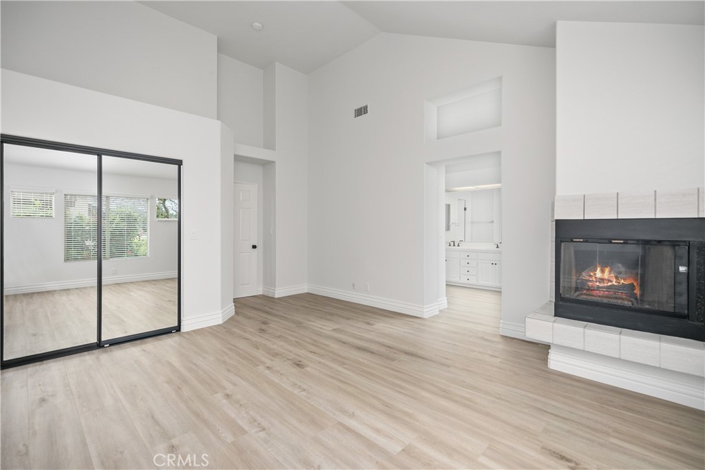 2501 E 16th Street E