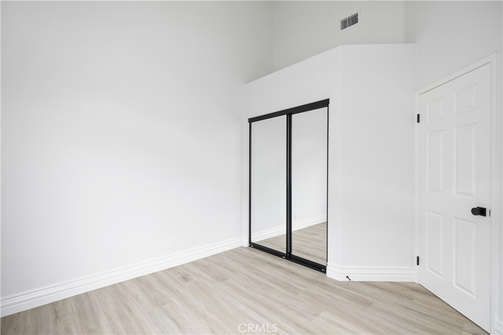 2501 E 16th Street E