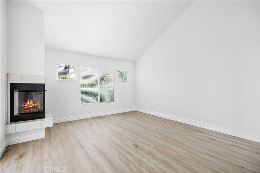 2501 E 16th Street E