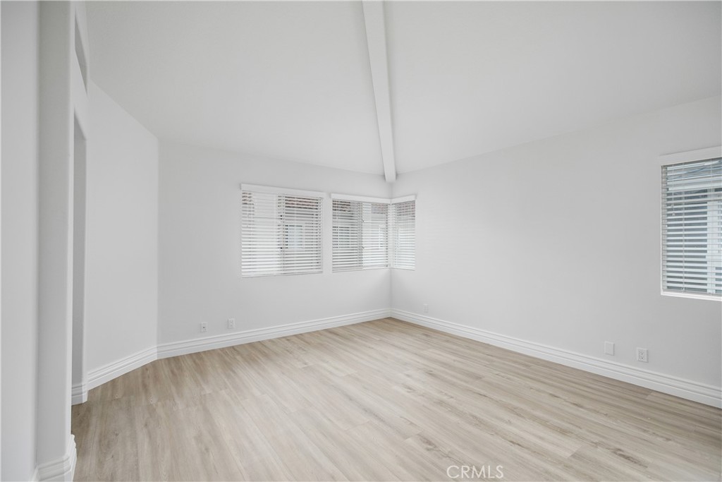 2501 E 16th Street E