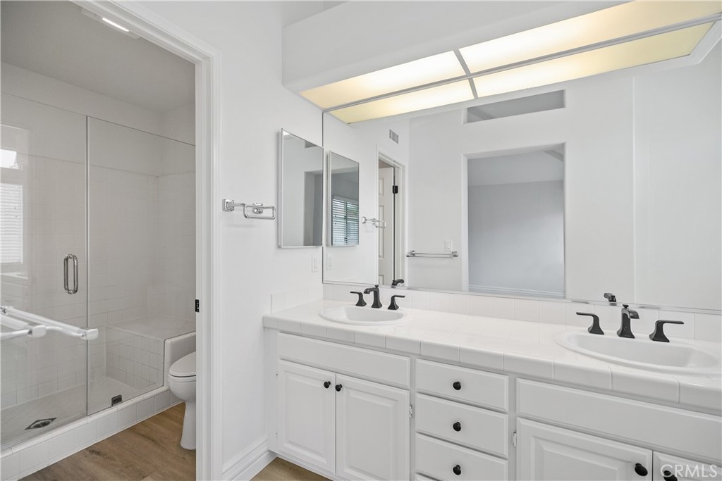 2501 E 16th Street E