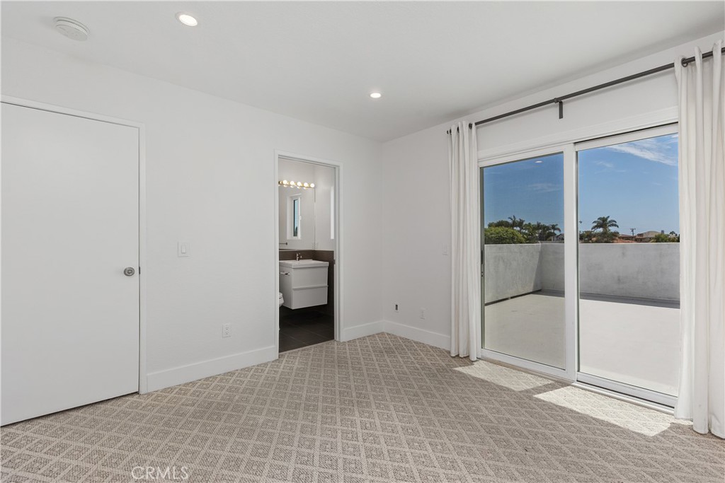 423 1/2 Westminster Avenue B