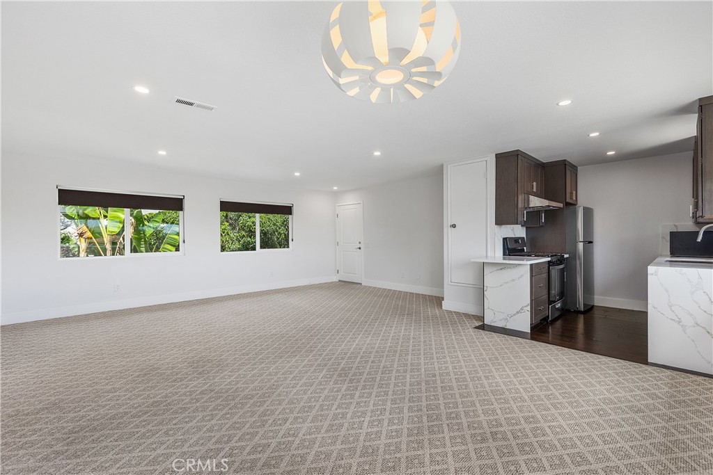 423 1/2 Westminster Avenue B