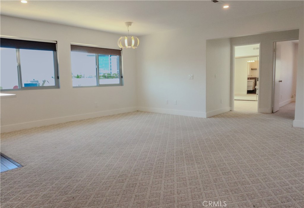 423 1/2 Westminster Avenue B