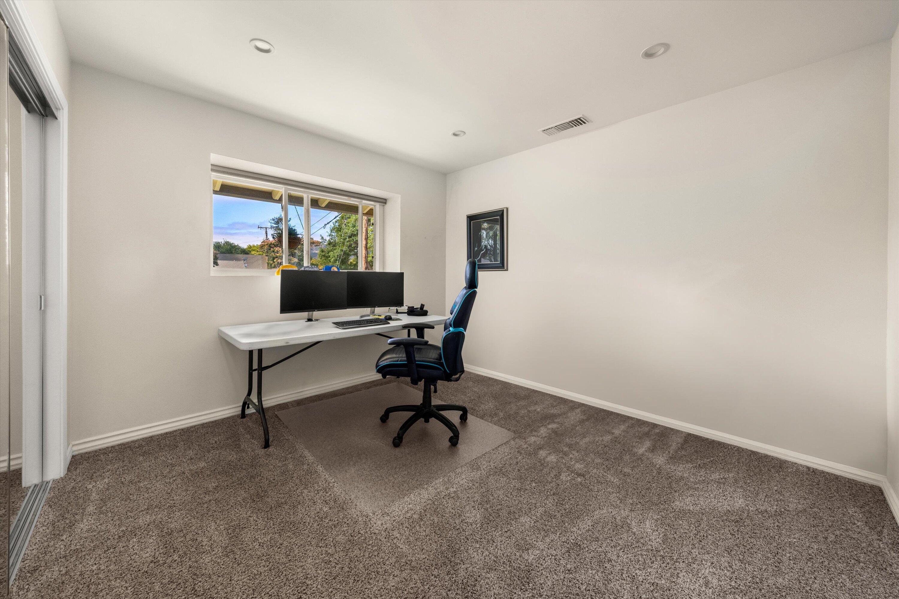 355 Glennora Way