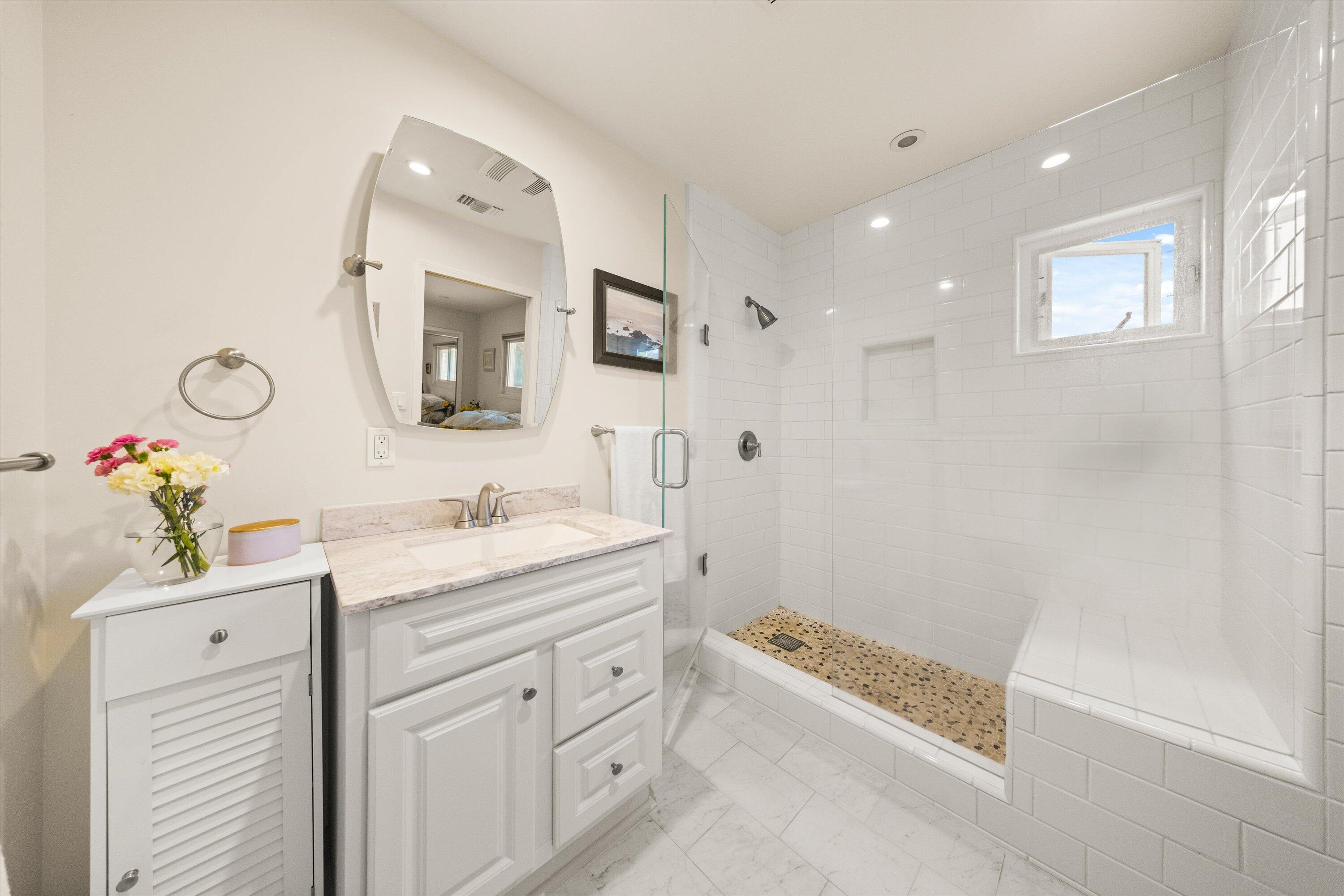 355 Glennora Way