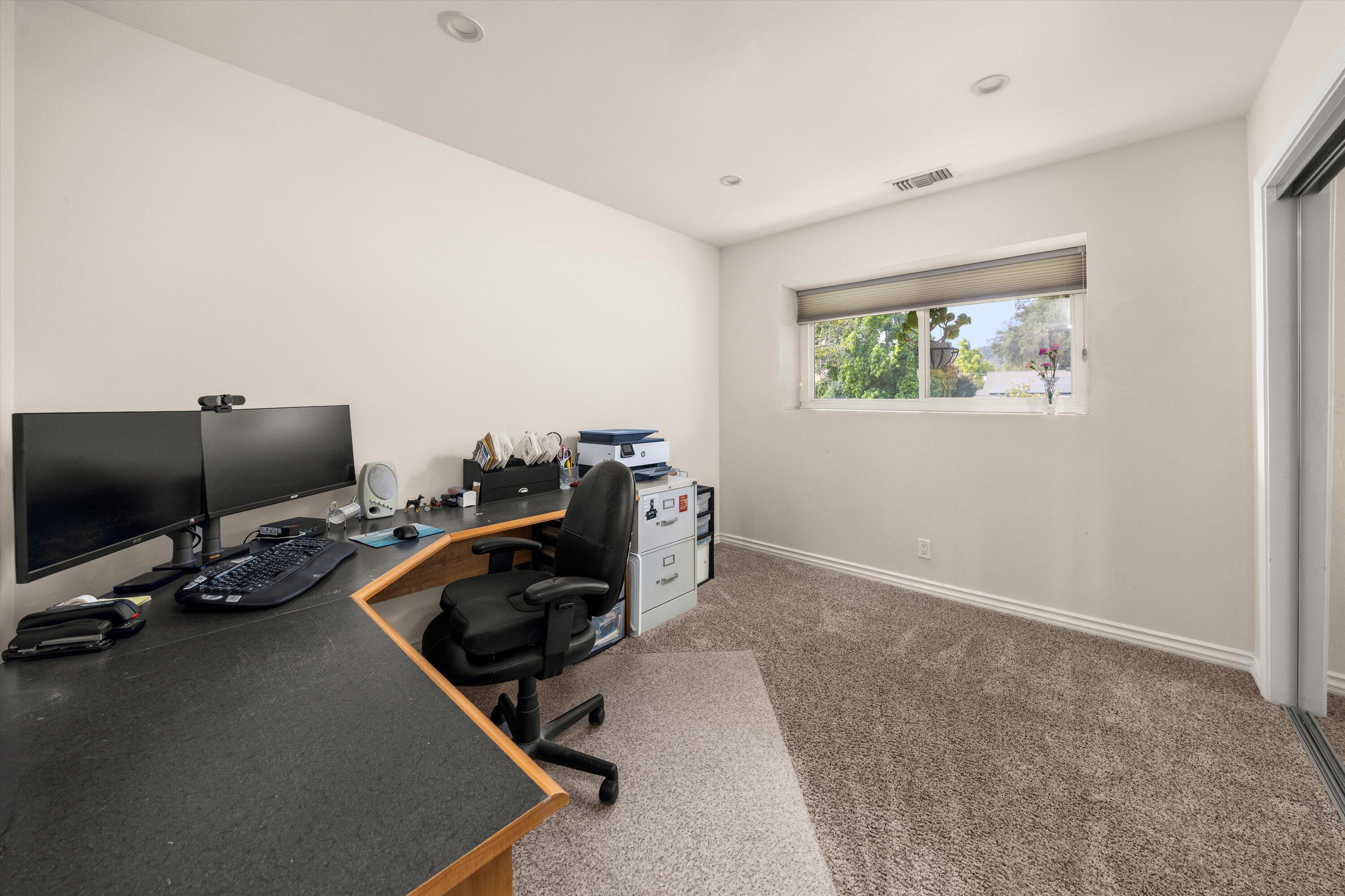 355 Glennora Way