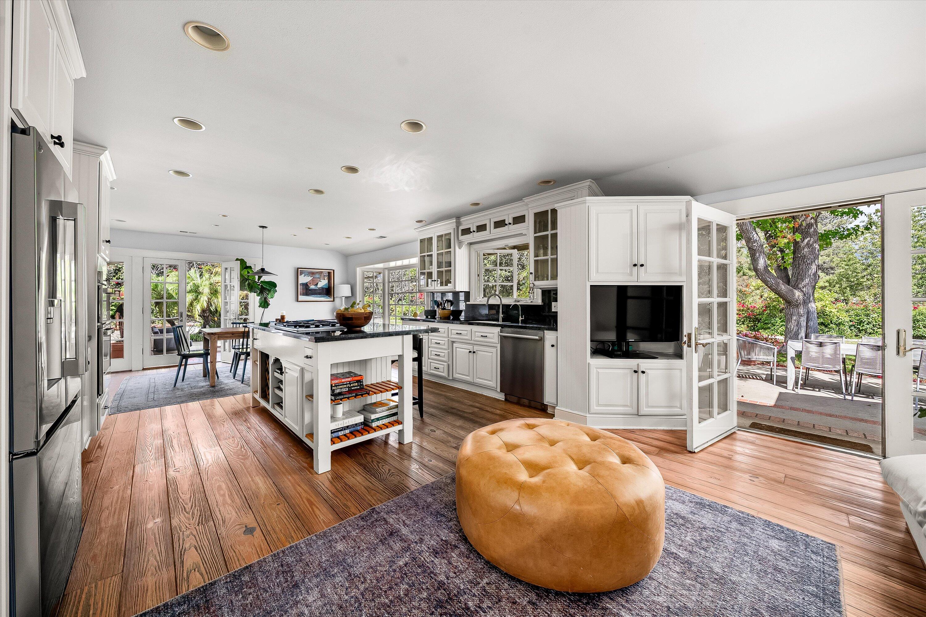 1192 Edward Place