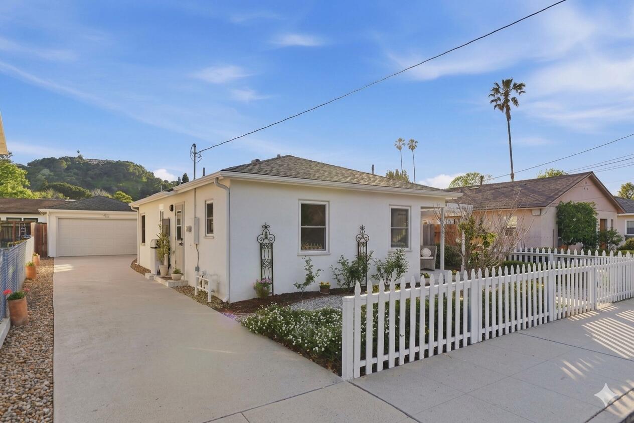 1307 Chino Street