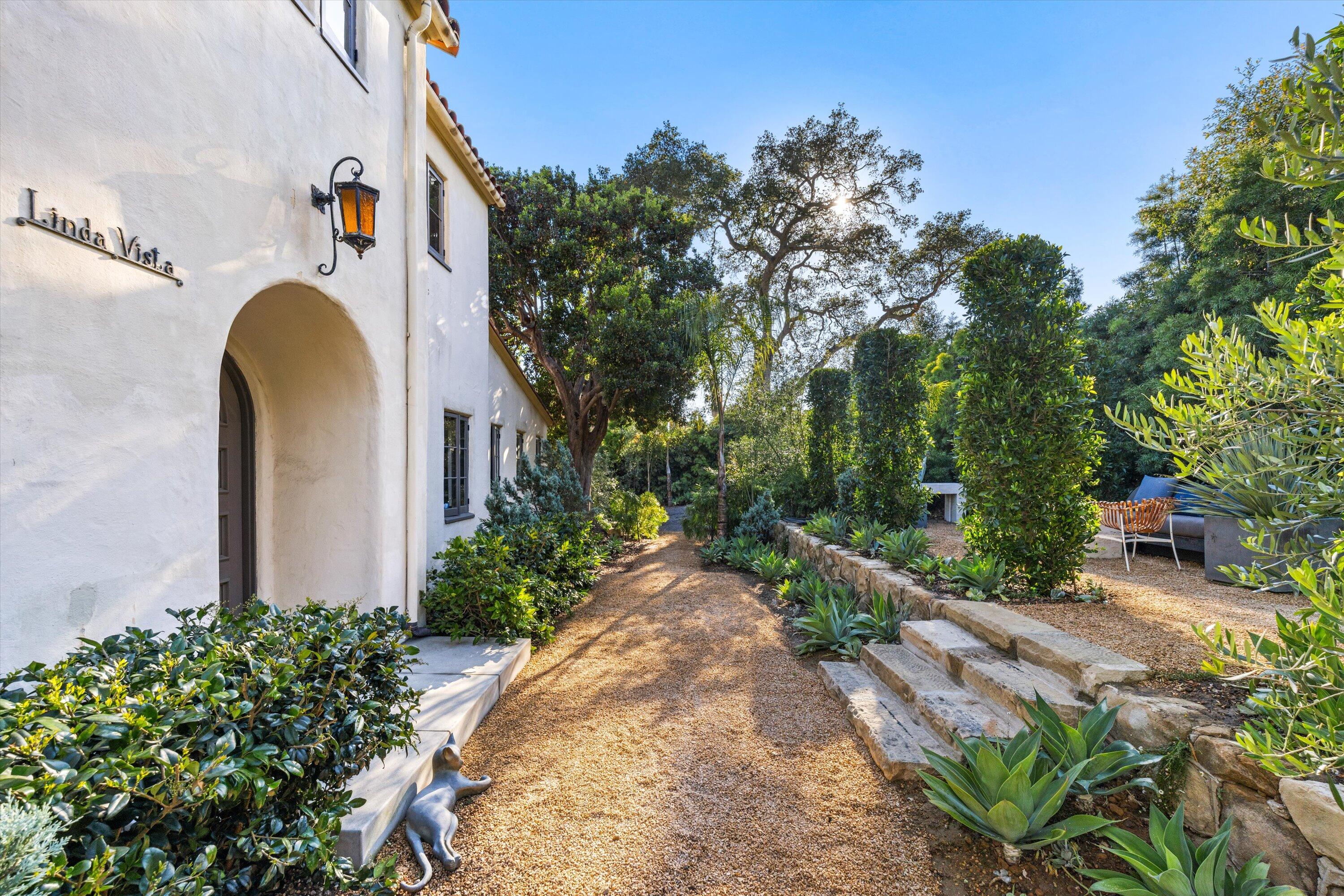 1705 Lasuen Road