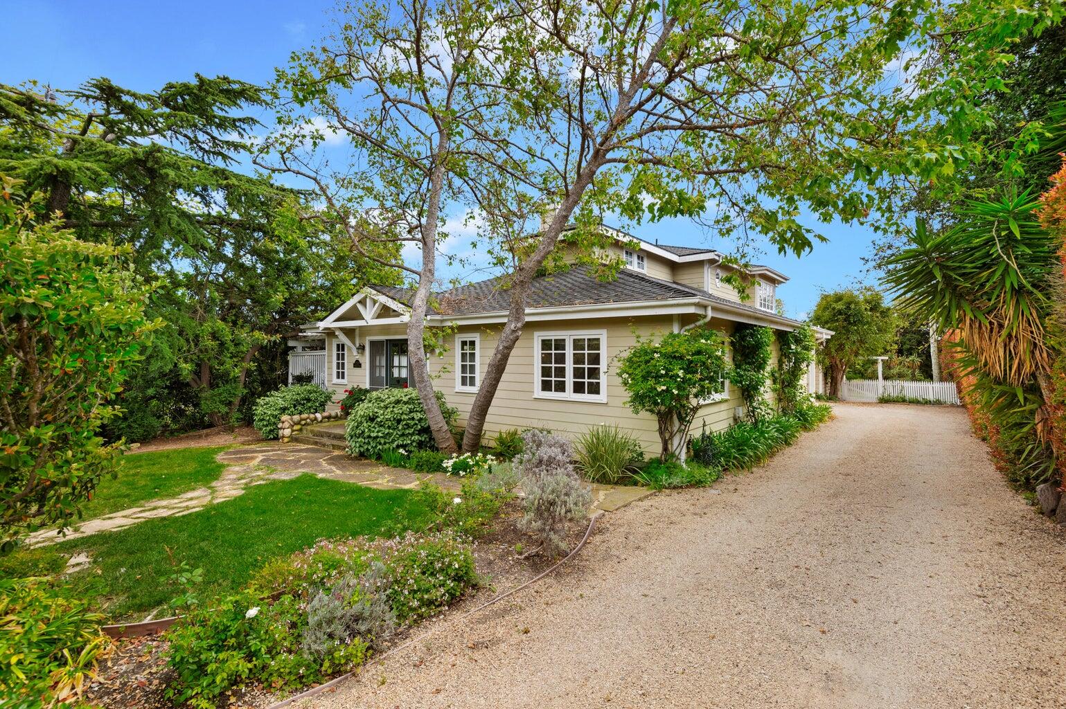 2708 Montrose Place